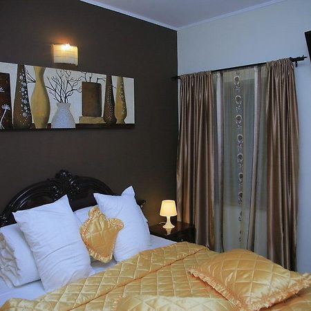 Hotel Papu บูคาเรสต์ ภายนอก รูปภาพ