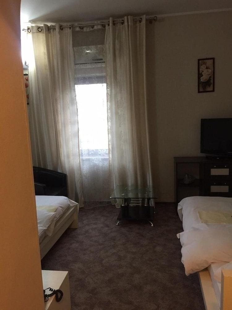 Hotel Papu บูคาเรสต์ ภายนอก รูปภาพ