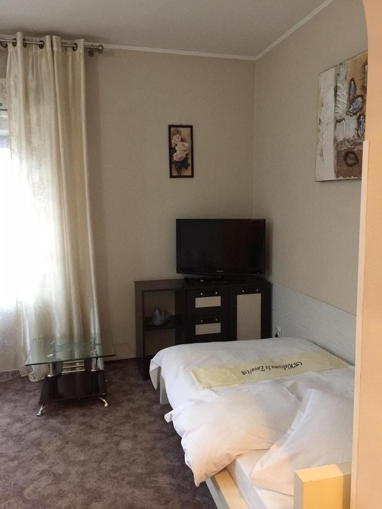 Hotel Papu บูคาเรสต์ ภายนอก รูปภาพ