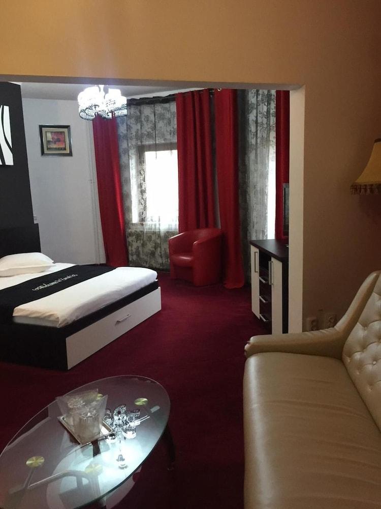 Hotel Papu บูคาเรสต์ ภายนอก รูปภาพ